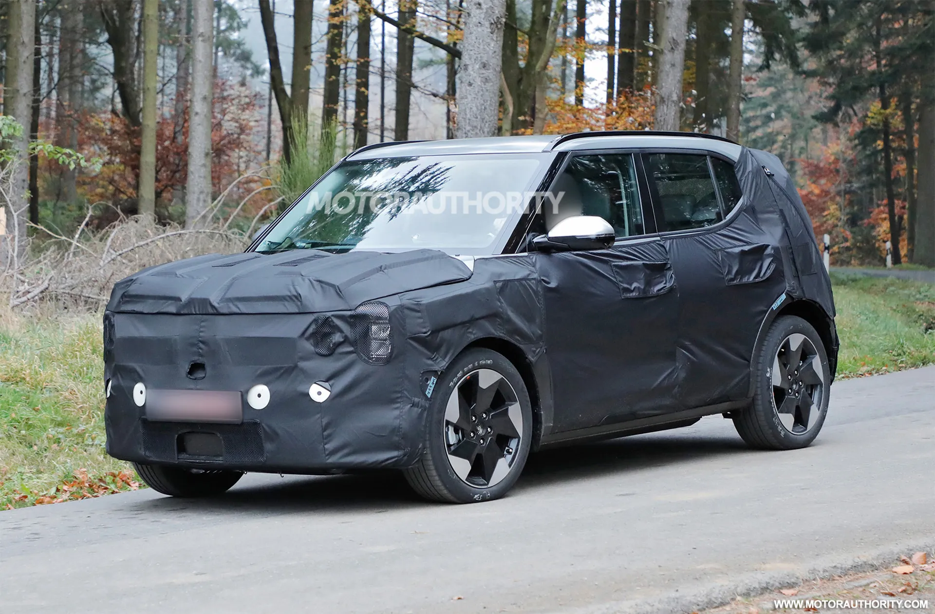 2026 Kia EV2 spied for first time AUTOJUNCTION