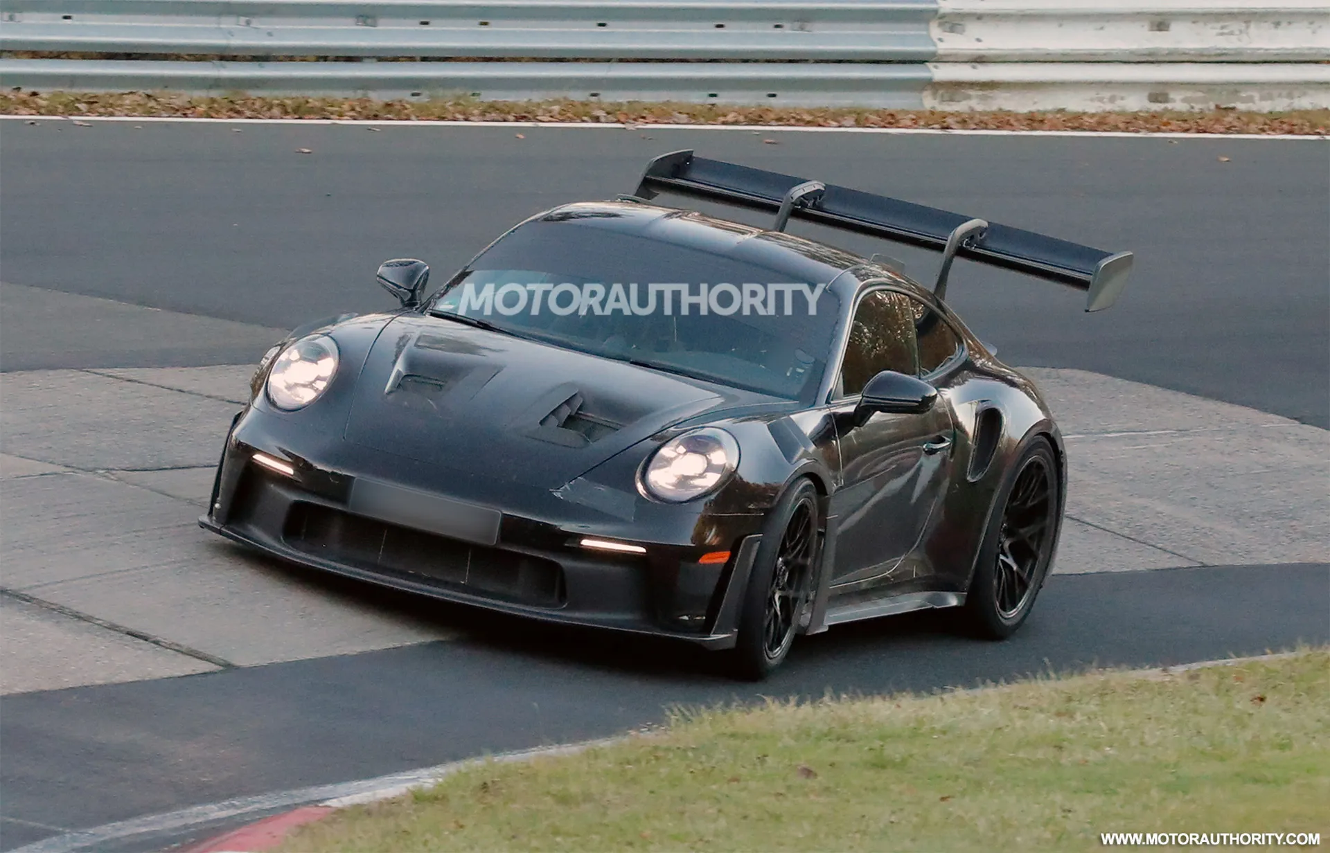 2026 Porsche 911 GT3 RS spied with updates AUTOJUNCTION