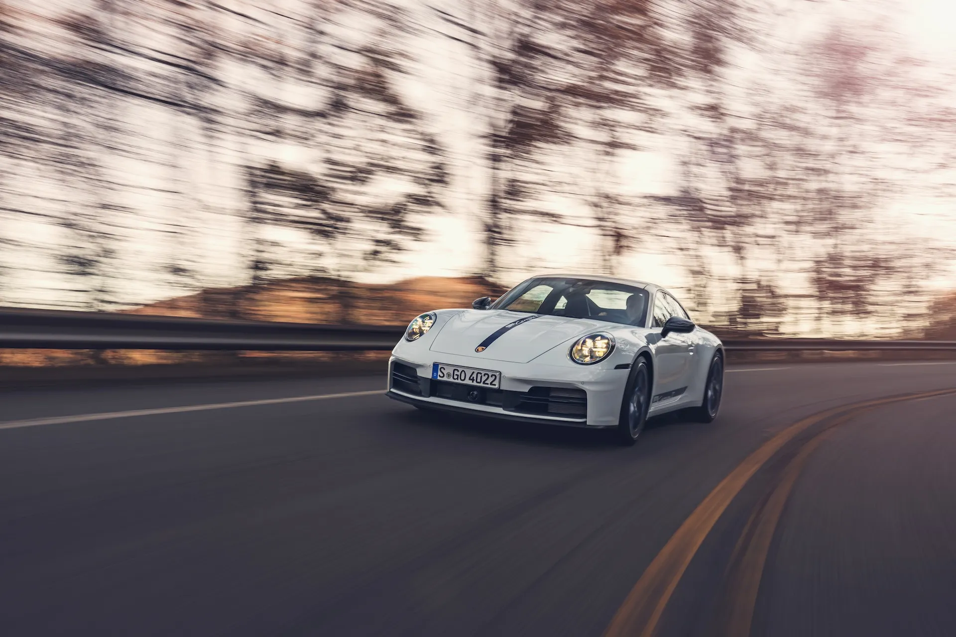 2025 Porsche 911 Carrera T evokes the past without provoking the gods AUTOJUNCTION