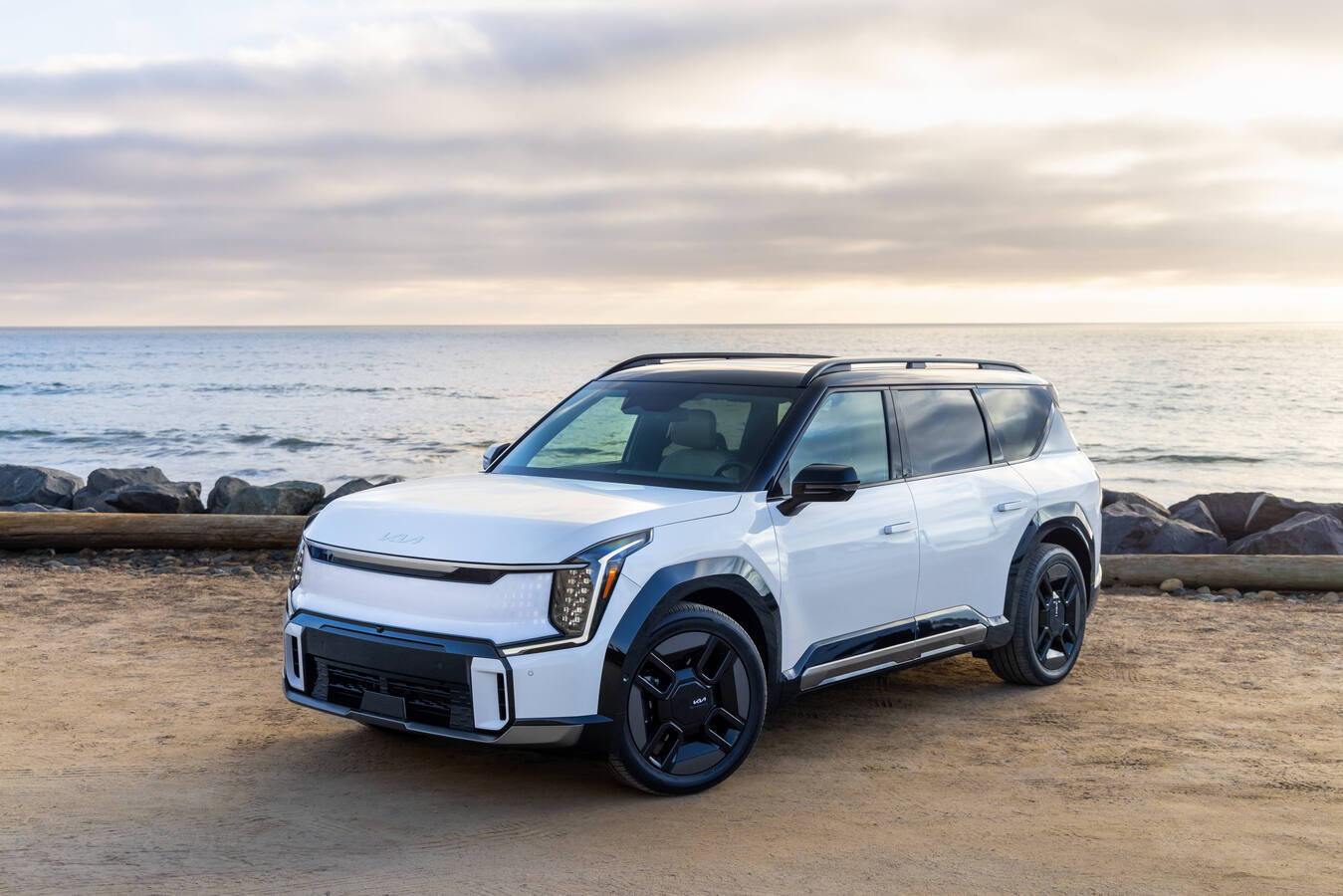 KIA ANNOUNCES PRICING FOR 2027 EV9 AUTOJUNCTION